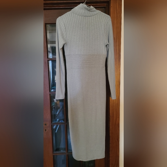 Zara | Ribbed Midi Dress - Picture 4 of 5